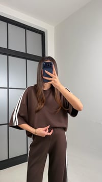 Acı Kahve Şerit Detaylı İkili Modal Takım GAUS-01087GAUSTAKIMGAUS-01087