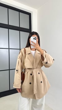 Taş Astarlı Cep Detaylı Kuşaklı Kısa Trençkot GAUS-00192GAUSTRENÇKOTGAUS-00192