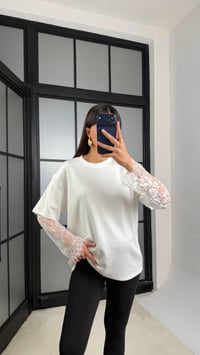 Beyaz Kol Dantel Detaylı Modal Kumaş Basic Tshirt gaus-01209GAUSTshirtgaus-01209