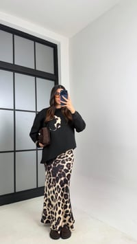 Siyah Ekru Leopar Desenli Bluz Etek İkili Saten Takım GAUS-00903GAUSTAKIMGAUS-00903