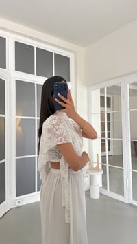Beyaz Fırfır Detaylı Crop Bluz GAUS-01741GAUSBLUZGAUS-01741