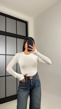 Ekru Dantel Detaylı ZR Model Parmak Geçirmeli Bluz GAUS-01018GAUSBLUZGAUS-01018