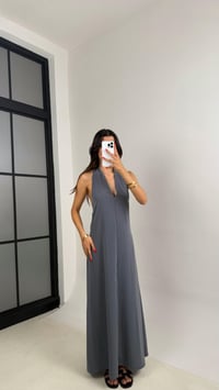 Antrasit Boyundan Bağlamalı V Yaka Tencel Elbise GAUS-0014GAUSELBİSEGAUS-0014