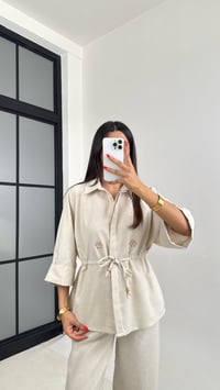 Taş Çiçek Nakışlı Kuşaklı Gömlek Beli Lastikli Pantolon Keten Takım GAUS-0057GAUSSuitsGAUS-0057