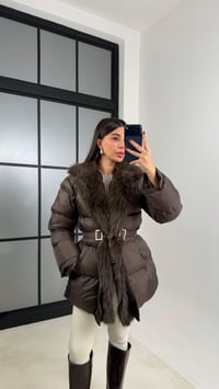 Kahve Yaka Kürk Detaylı Kuşaklı Şişme Mont GAUS-00563GAUSMONTGAUS-00563