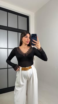 Siyah Dantel Detaylı Kaşmir Dokulu Bluz GAUS-01094GAUSBLUZGAUS-01094