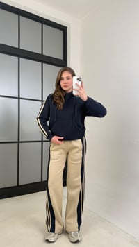 Lacivert Şerit Detaylı Sweatshirt Beli Lastikli Eşofman Şardonlu Takım GAUS-01073GAUSTAKIMGAUS-01073