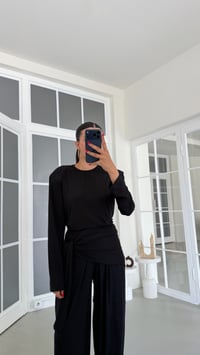Siyah Vatkalı Bluz Beli Lastikli Bağlama Detaylı Şalvar İkili Tasarım Takım GAUS-01887GAUSSuitsGAUS-01887