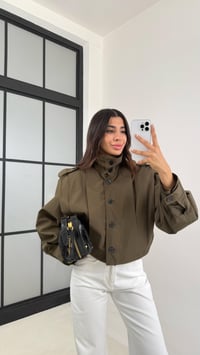 Haki Yüksek Yaka Düğmeli Astarlı Tasarım Kısa Trençkot GAUS-0087GAUSTrench CoatGAUS-0087