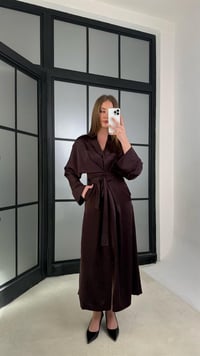 Mürdüm Kuşaklı Yırtmaçlı Premium Saten Elbise GAUS-01240GAUSELBİSEGAUS-01240