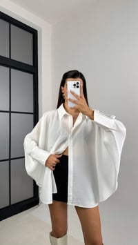 Beyaz Yarasa Kol Oversize Gömlek GAUS-00117GAUSGÖMLEKGAUS-00117