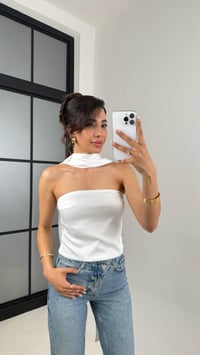 Beyaz Boyun Bağlama Detaylı Saten Bluz Gaus00635 GausBLUZGU1002480