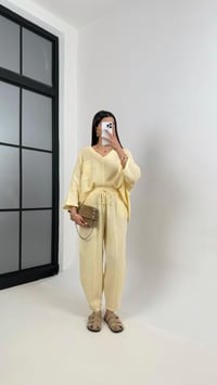 Sarı V Yaka Cepli Gömlek Beli Lastikli Pantolon İkili Müslin Takım Gaus00373GausTAKIMGU1001876