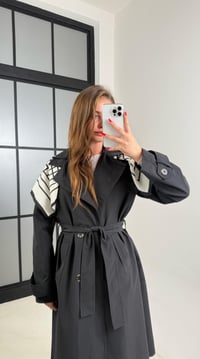 Siyah Fular Detaylı Kuşaklı Tasarım Trençkot GAUS-00515GAUSTRENÇKOTGAUS-00515