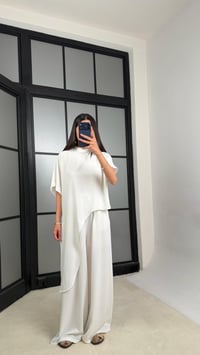 Beyaz Asimetrik Bluz Beli Lastikli Pantolon İkili Tasarım Takım GAUS-01490GAUSTAKIMGAUS-01490