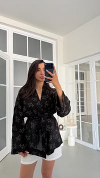 Siyah Desenli Kimono GAUS-01788GAUSالبلوزات GAUS-01788