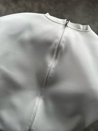 Beyaz Vatkalı Scuba Arkası Fermuarlı Tshirt GausTSHIRTGU004359