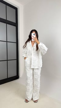 Beyaz Püskülü Taşl Detaylı Gömlek Beli Lastikli Pantolon Tasarım Takım GAUS-004GAUSSuitsGAUS-004