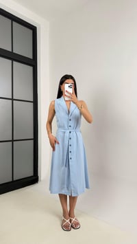 Mavi V Yaka Önü Düğmeli Kuşaklı Keten Elbise Gaus00461 GausELBİSEGU1002076