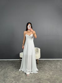 Atina Beyaz Astarlı İp Askılı İspanyol Maxi Boy ElbiseGausELBİSEGU004767
