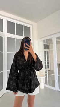 Siyah Desenli Kimono GAUS-01788GAUSالبلوزات GAUS-01788