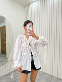 Beyaz Önü Bağlamalı Gipeli Bluz Gaus00335GausBLUZGU1001776