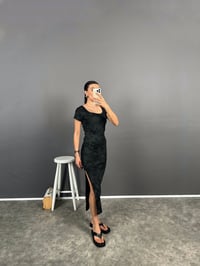Antrasit Desenli Fitilli Yandan Yırtmaçlı Uzun ElbiseGausELBİSEGU008635