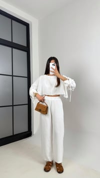 Beyaz Kol Büzgülü Crop Beli Lastikli Pantolon Tasarım Müslin Takım Gaus00581GausTAKIMGU1002353