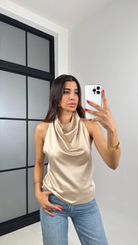 Taş Boyundan Bağlamalı Sırt Dekolteli Saten Bluz GAUS-008GAUSBLUZGAUS-008