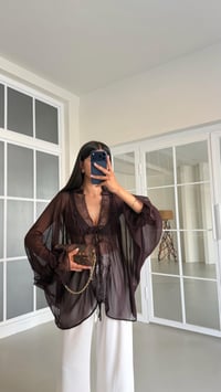 Acı Kahve Dantel Detaylı Transparan Bluz GAUS-01648GAUSBLUZGAUS-01648