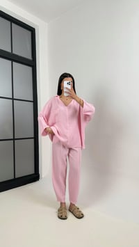 Pembe V Yaka Cepli Gömlek Beli Lastikli Pantolon İkili Müslin Takım Gaus00373GausTAKIMGU1001875