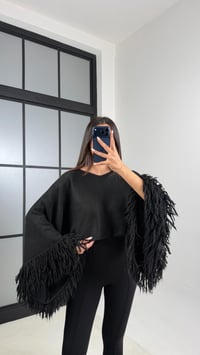 Siyah Kol Püskül Detaylı Triko Crop Kazak GAUS-00625GAUSKAZAKGAUS-00625