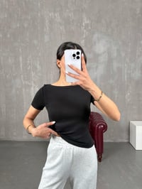 Nira Siyah Kayık Yaka TshirtGausTSHIRTGU100894