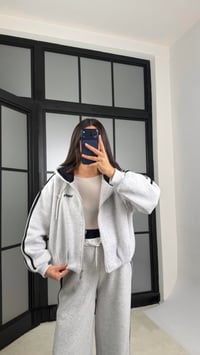 Gri Lacivert Şerit Detaylı Hırka Beli Lastikli Eşofman Şardonlu Takım GAUS-01174GAUSTAKIMGAUS-01174