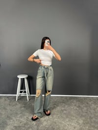 GRJ Yırtık Eskitme Kemer Detaylı Jean GausDENİM PANTOLONGU008221