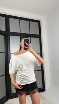 Ekru Yan Drape Detaylı Basic Bluz GAUS-01317GAUSBLUZGAUS-01317