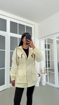 Krem Beli Ayarlanabilir Astarlı Muadil Yağmurluk GAUS-01885GAUSCEKETGAUS-01885