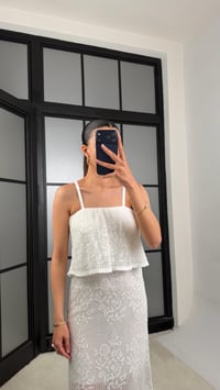 Beyaz Askılı Nakışlı Beli Lastikli Triko Elbise GAUS-01398GAUSELBİSEGAUS-01398