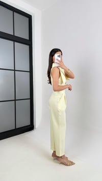 Sarı Yaka Detaylı Gold Düğmeli Cepli Tasarım Tulum Gaus00452GausTULUMGU1002052