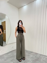 Haki Kuşaklı Tensel Kırışık Kumaş Palazzo Pantolon Gaus00302GausPANTOLONGU1001692