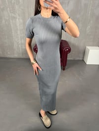 Jesep Gri Kısa Kol Belden Bağlamalı Fitilli Triko ElbiseGausELBİSEGU100638
