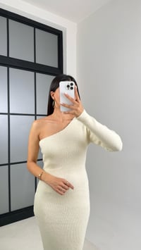 Ekru Tek Omuz Atkılı Triko Elbise GAUS-00223GAUSELBİSEGAUS-00223