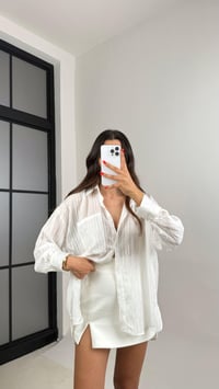 Beyaz Şerit Desenli Kırışık Tencel Gömlek GAUS-0032GAUSGÖMLEKGAUS-0032