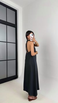 Antrasit V Yaka Sırt Detaylı Premium Tencel Elbise Gaus00481 GausELBİSEGU1002126