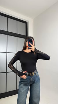 Siyah Dantel Detaylı ZR Model Parmak Geçirmeli Bluz GAUS-01018GAUSBLUZGAUS-01018