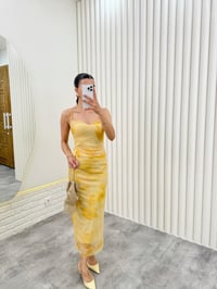 Sarı Çiçek Baskılı Astarlı Ayarlanabilir Askılı Tül Elbise Gaus00291GausELBİSEGU1001674
