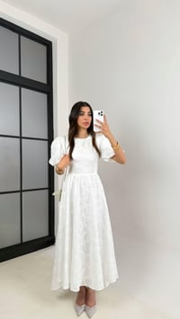 Beyaz Balon Kol Sırt Bağlama Detaylı Astarlı Fistolu Elbise Gaus00628GausELBİSEGU1002467