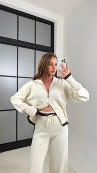 Ekru Şerit Detaylı Çift Fermuarlı Hırka Beli Lastikli Kuşaklı Pantolon Triko Takım GAUS-00589GAUSSuitsGAUS-00589