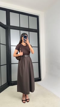 Acı Kahve Kısa Kol Beli Lastikli Kemerli Elbise GAUS-01246GAUSELBİSEGAUS-01246