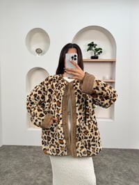 Tirel Camel Leopar Desenli Peluş Tasarım CeketGausCEKETGU00903745